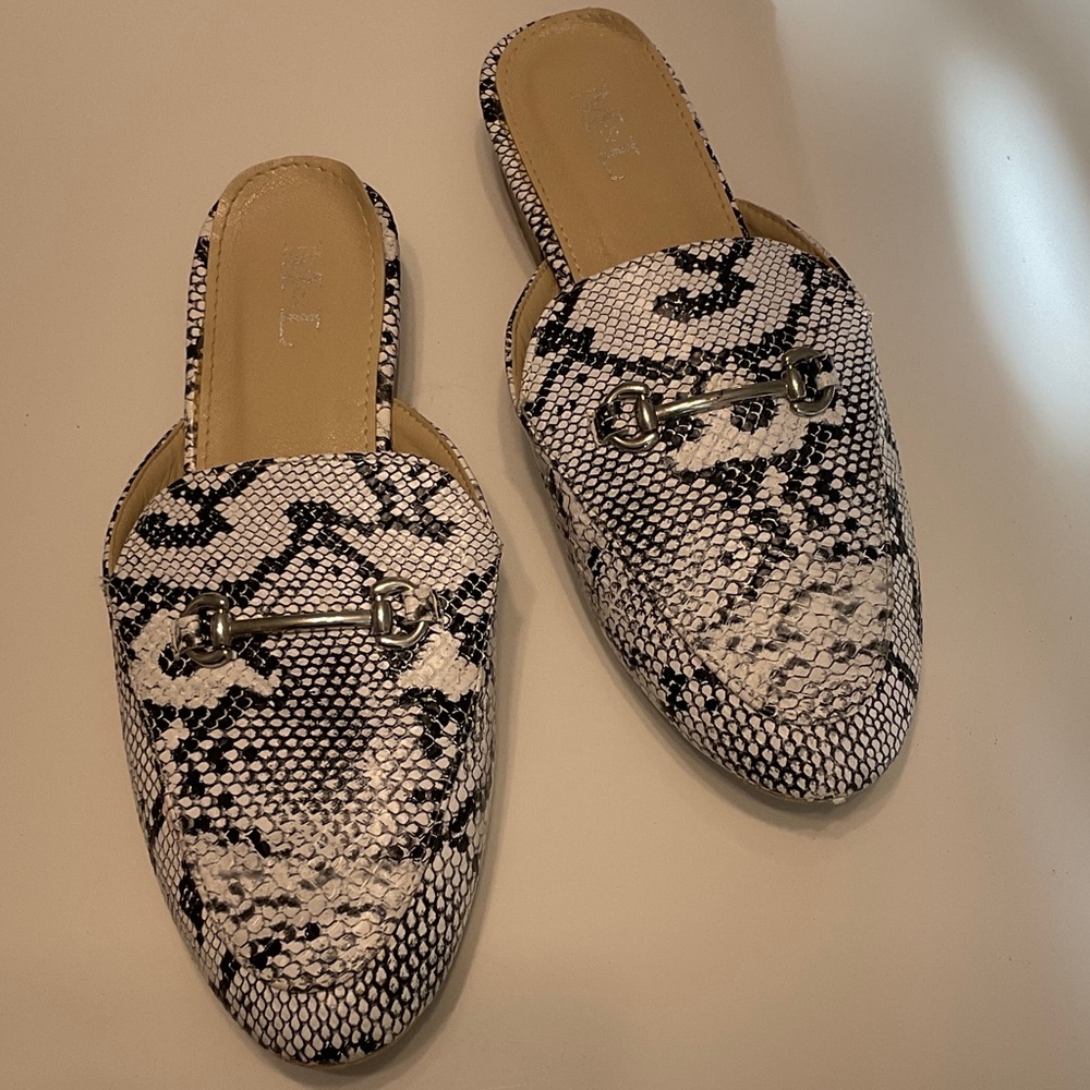 Elegant Black and White Snake Print Mules